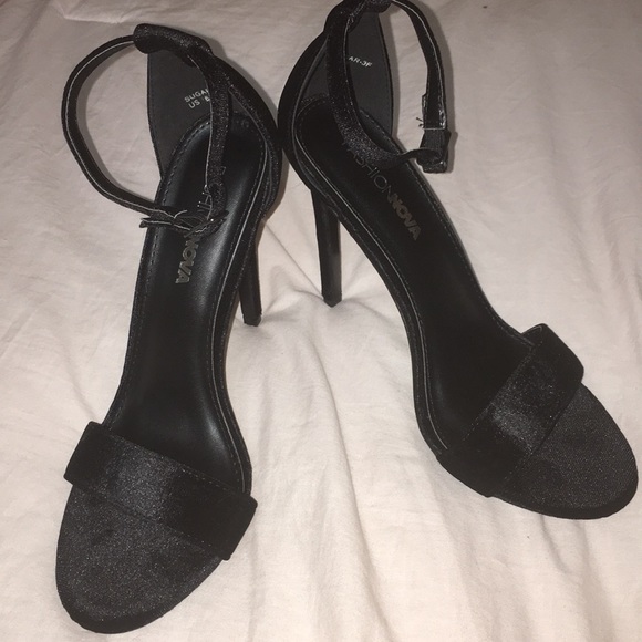 New!!!Black High heels (FashionNova) - Picture 4 of 5